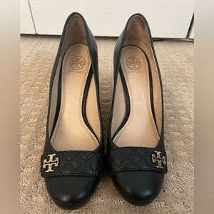 Tory Burch quilted wedges Size 9